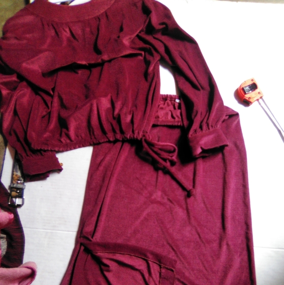 two piece skirt/blouse - Picture 2 of 15